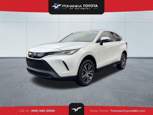 Used 2023 Toyota Venza LE image 1