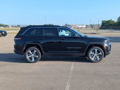 New 2025 Jeep Grand Cherokee Limited AWD/4WD image 2