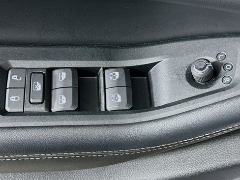 Used 2024 Jeep Grand Cherokee L Limited w/ Luxury Tech Group II image 15