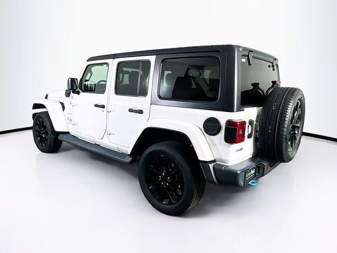 Used 2023 Jeep Wrangler Unlimited Sahara w/ Cold Weather Group AWD/4WD image 5