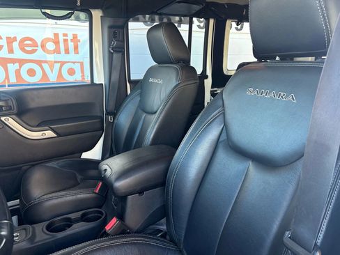 Used 2016 Jeep Wrangler Unlimited Sahara w/ Dual Top Group image 12