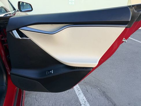 Used 2020 Tesla Model S Long Range Plus image 28