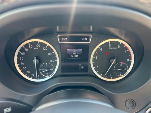 Used 2017 INFINITI QX30 Premium w/ Technology Package AWD/4WD image 13