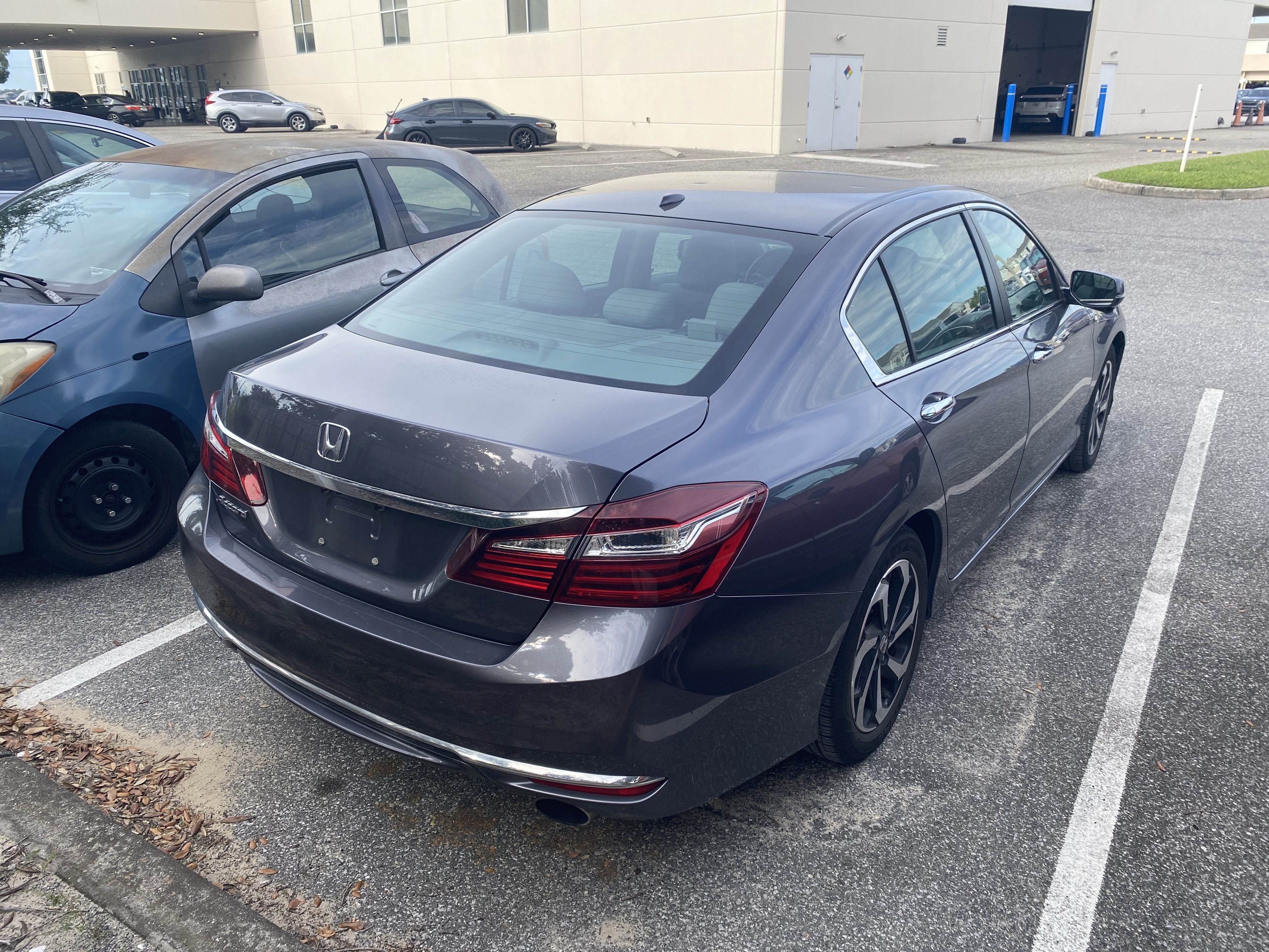 Used 2017 Honda Accord EX-L image 18