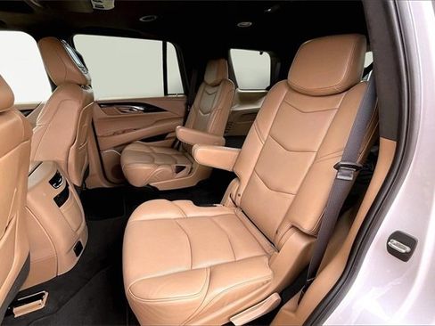 Used 2019 Cadillac Escalade Platinum image 28