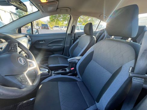 Used 2025 Nissan Versa SV image 36