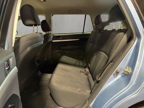 Used 2010 Subaru Outback 3.6R Premium AWD/4WD image 6