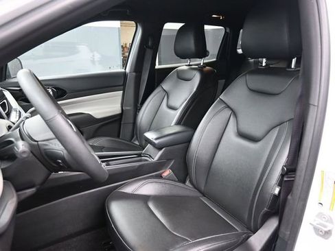 Used 2025 Jeep Compass Limited image 18