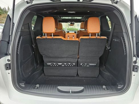 New 2026 Chrysler Pacifica Pinnacle image 17
