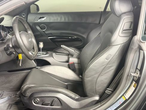 Used 2011 Audi R8 V10 image 15