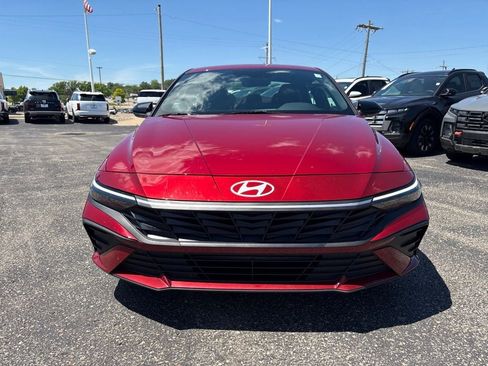 Certified 2025 Hyundai Elantra Sport FWD image 2