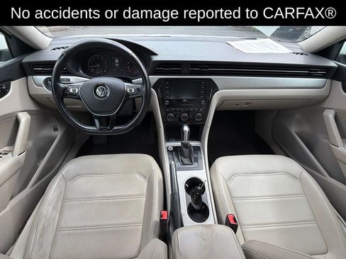 Certified 2020 Volkswagen Passat 2.0T SE FWD image 5