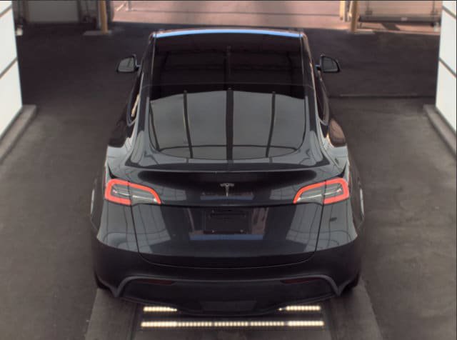Used 2024 Tesla Model Y Long Range RWD image 12