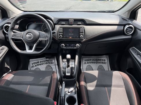Used 2022 Nissan Versa SR FWD image 23