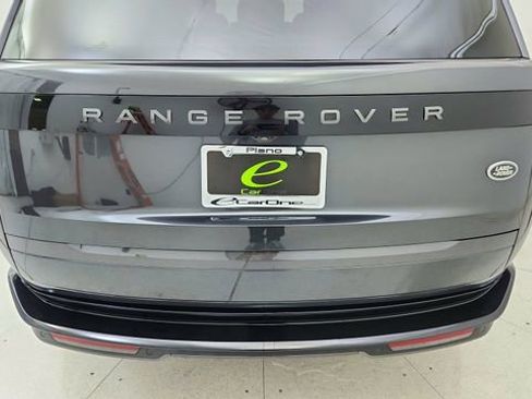 Used 2023 Land Rover Range Rover SE image 11