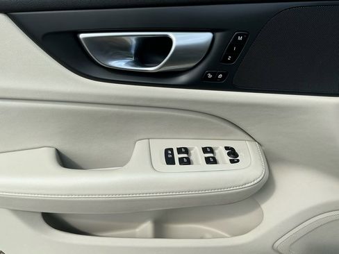 Used 2024 Volvo V60 B5 Cross Country Plus image 22