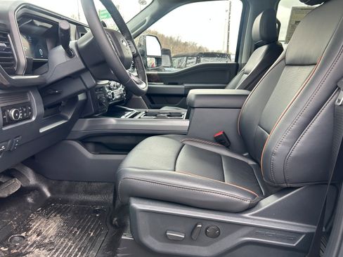 New 2026 Ford F550 4x4 Crew Cab image 29
