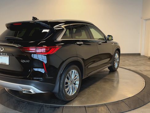 New 2025 INFINITI QX50 Luxe image 8