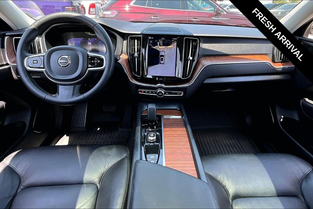 Used 2023 Volvo XC60 B5 Plus w/ Protection Package Premier FWD image 5