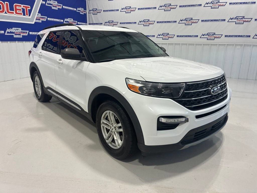 Used 2023 Ford Explorer XLT w/ Equipment Group 202A RWD image 8