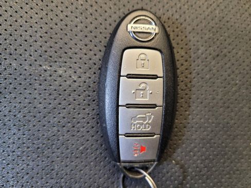 Used 2015 Nissan Rogue SL w/ SL Premium Package AWD/4WD image 32