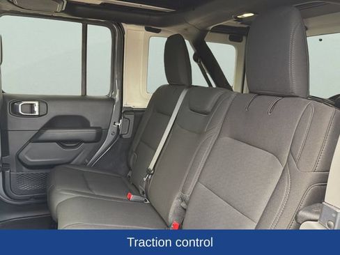 Used 2021 Jeep Wrangler Unlimited Sahara w/ Uconnect 4C Nav & Sound Group AWD/4WD image 17