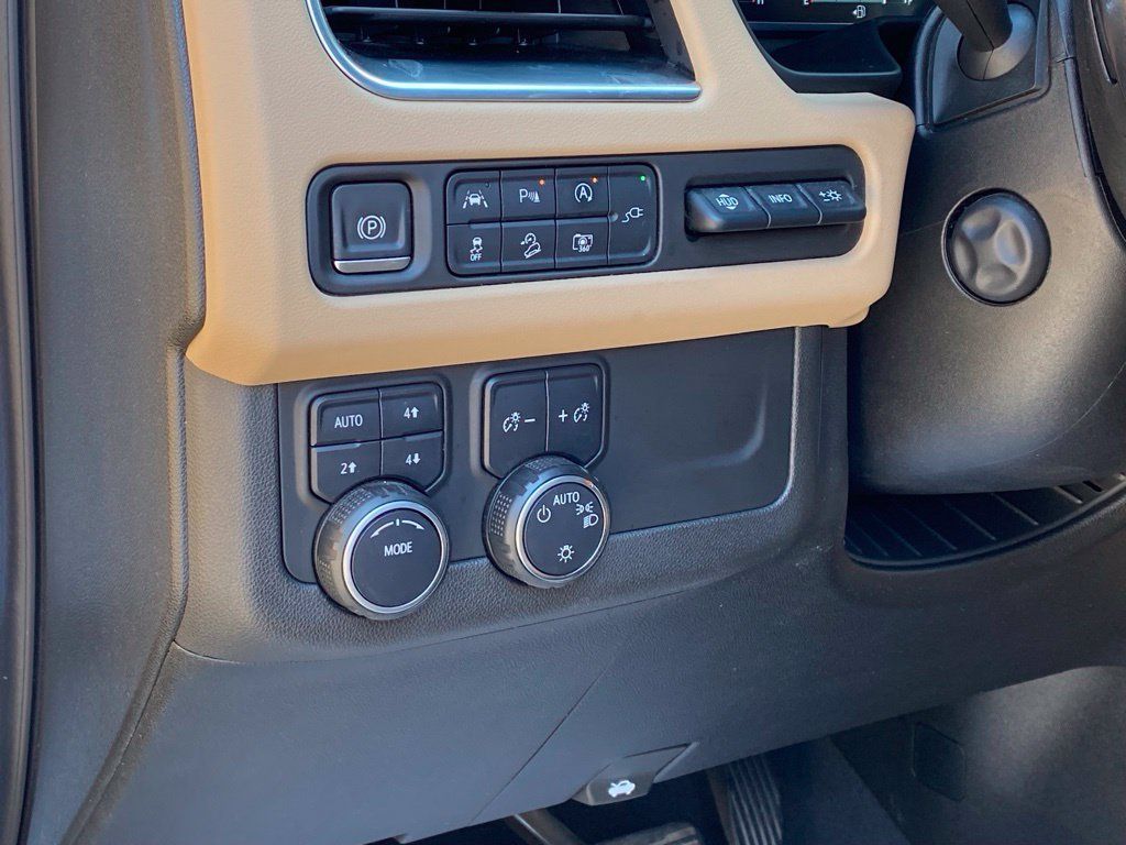 Used 2022 Chevrolet Tahoe Premier AWD/4WD image 13