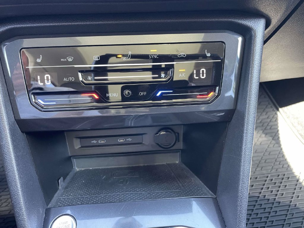 Certified 2022 Volkswagen Tiguan SE FWD image 27