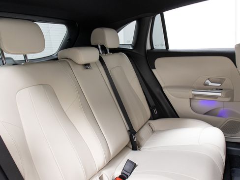 New 2025 Mercedes-Benz GLA 250 4MATIC image 28