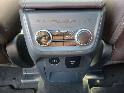 Used 2025 Ford Explorer Platinum w/ LUX Leather Package AWD/4WD image 22
