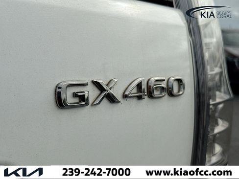 Used 2020 Lexus GX 460 Premium w/ Premium Package image 11