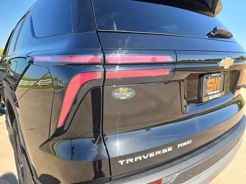 Used 2026 Chevrolet Traverse LT AWD/4WD image 34