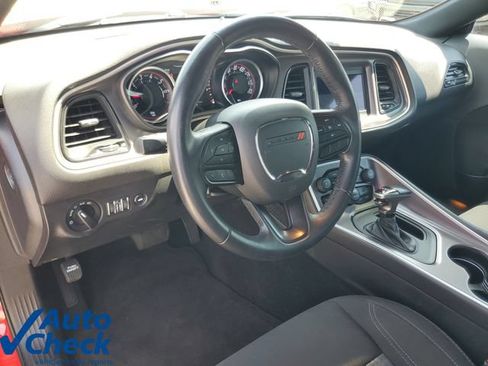 Used 2022 Dodge Challenger SXT RWD image 17