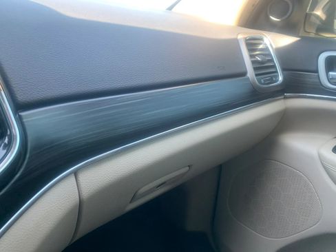 Used 2019 Jeep Grand Cherokee Limited image 39