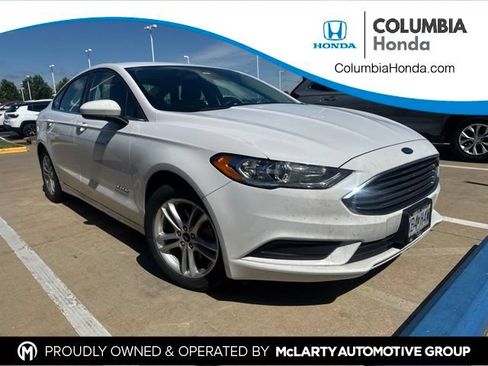 Used 2018 Ford Fusion SE FWD image 1