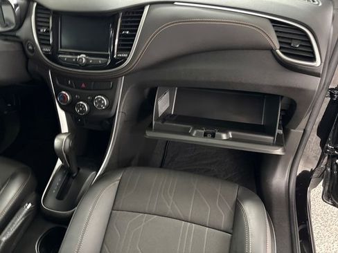 Used 2022 Chevrolet Trax LT w/ LT Convenience Package image 22