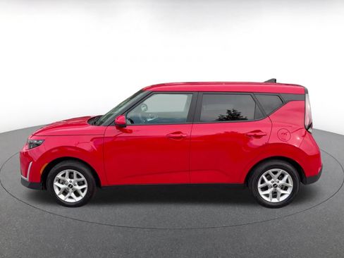 Used 2025 Kia Soul LX w/ LX Technology Package FWD image 8
