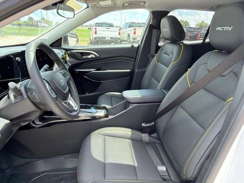 New 2026 Chevrolet Trax ACTIV w/ Sunroof Package FWD image 18