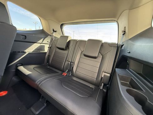 Used 2025 Volkswagen Atlas SEL image 8