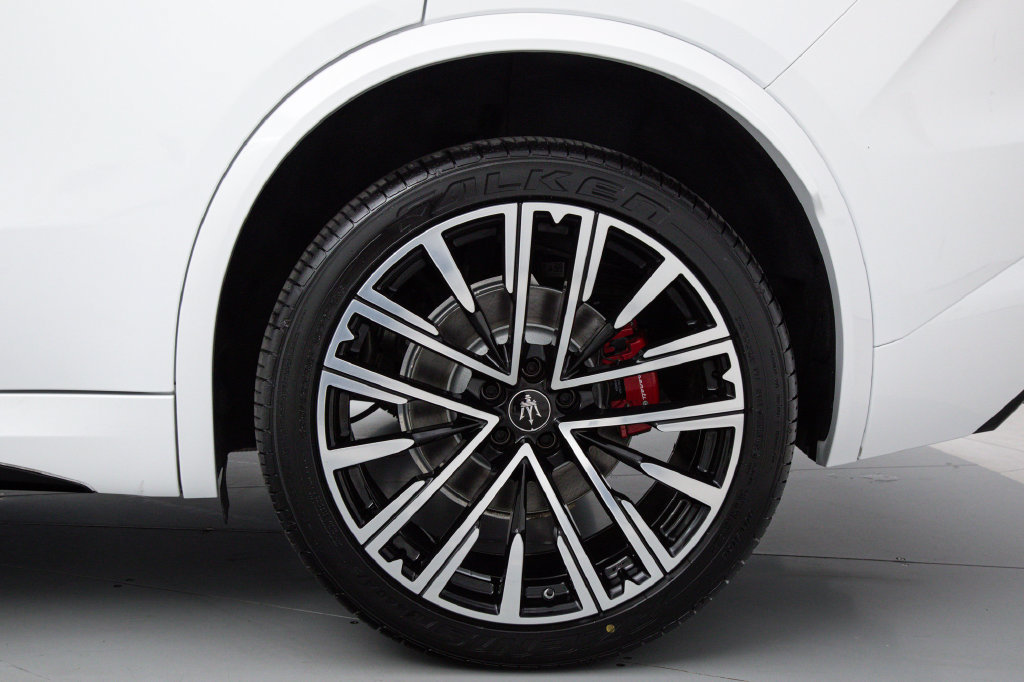 Certified 2023 Maserati Grecale Modena AWD/4WD image 10