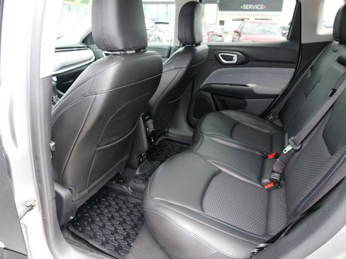 Used 2022 Jeep Compass Latitude w/ Convenience Group image 13