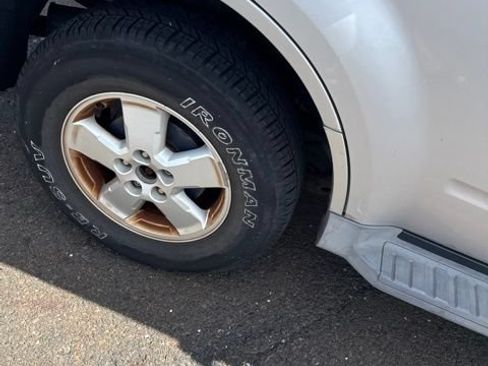 Used 2010 Ford Escape XLT AWD/4WD image 11