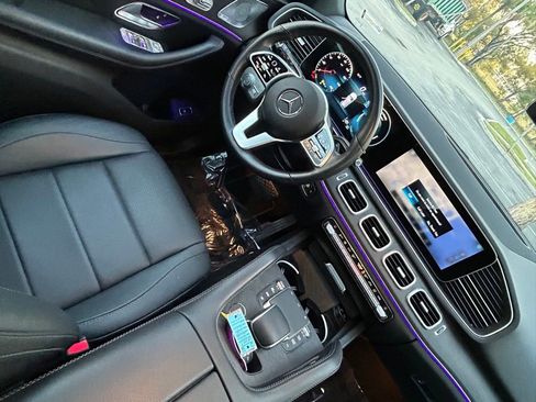Used 2023 Mercedes-Benz GLE 350 4MATIC w/ Premium Package image 9