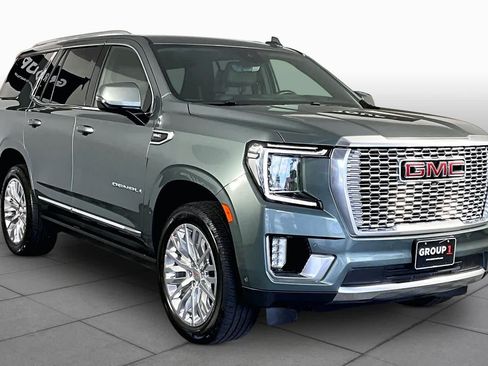 Used 2024 GMC Yukon Denali w/ Advanced Technology Package AWD/4WD image 3