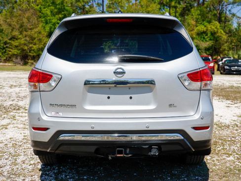 Used 2013 Nissan Pathfinder SL w/ SL Premium Pkg image 7