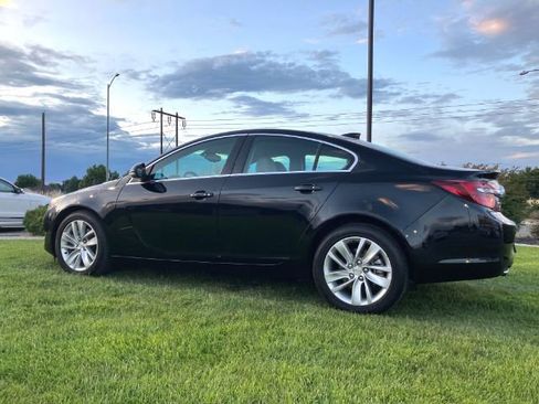 Used 2017 Buick Regal Premium image 16