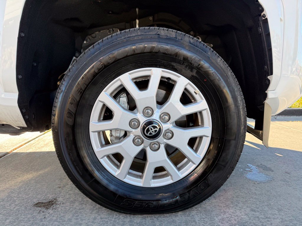 Used 2025 Toyota Tacoma SR5 AWD/4WD image 33