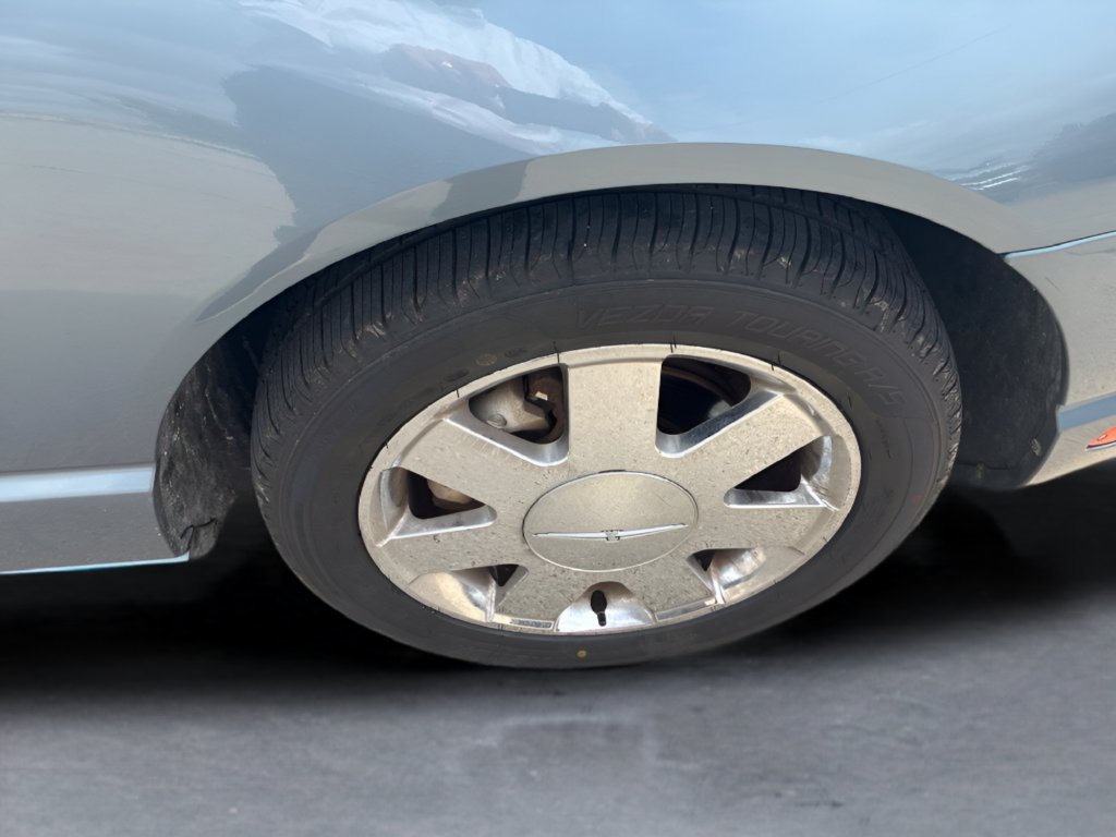 Used 2005 Ford Thunderbird RWD image 21