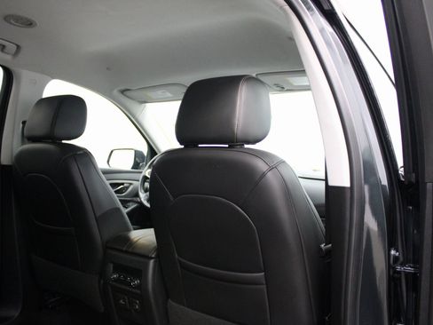 Used 2020 Chevrolet Traverse RS w/ LPO, Floor Liner Package image 27