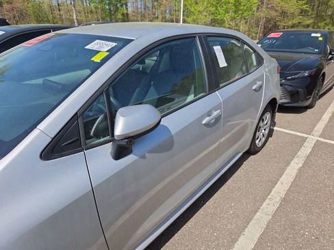 Used 2026 Toyota Corolla LE image 7